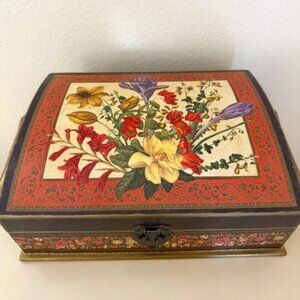 Beautiful Vintage 8” x 10” Floral Wood Hinged Box